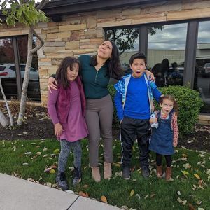 Meet your Posher, Iris